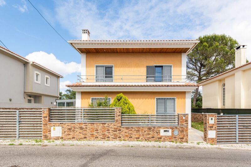 House V4 Alcabideche Cascais - garage, barbecue, attic