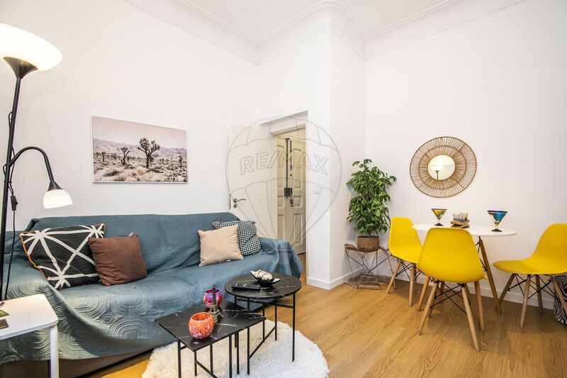 Apartamento em excelente estado T1 Penha de França Lisboa - cozinha equipada