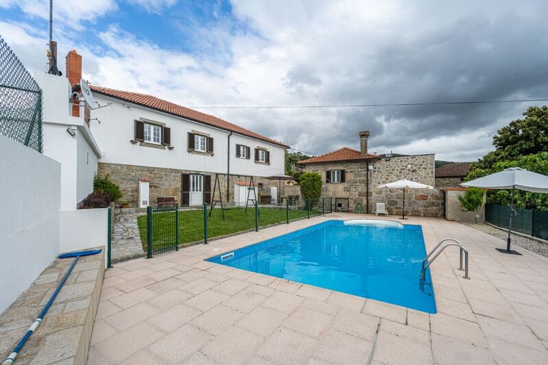 House V4 Rustic Cerdal Valença - swimming pool, fireplace, garden, central heating, garage