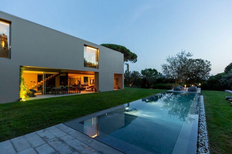 House Modern V5 Alcabideche Cascais - swimming pool, garden, playground, balcony, terrace, store room, tennis court, fireplace, turkish bath, air conditioning, sauna, garage, gated community, equipped kitchen, video surveillance, terraces, alarm