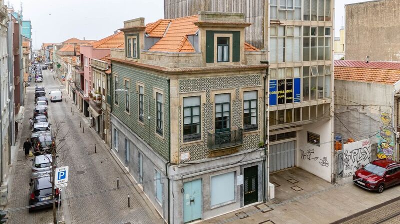 Shop in the center Matosinhos - garage, storefront