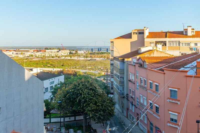 Apartment 2 bedrooms Vila Franca de Xira - balcony, river view, marquee