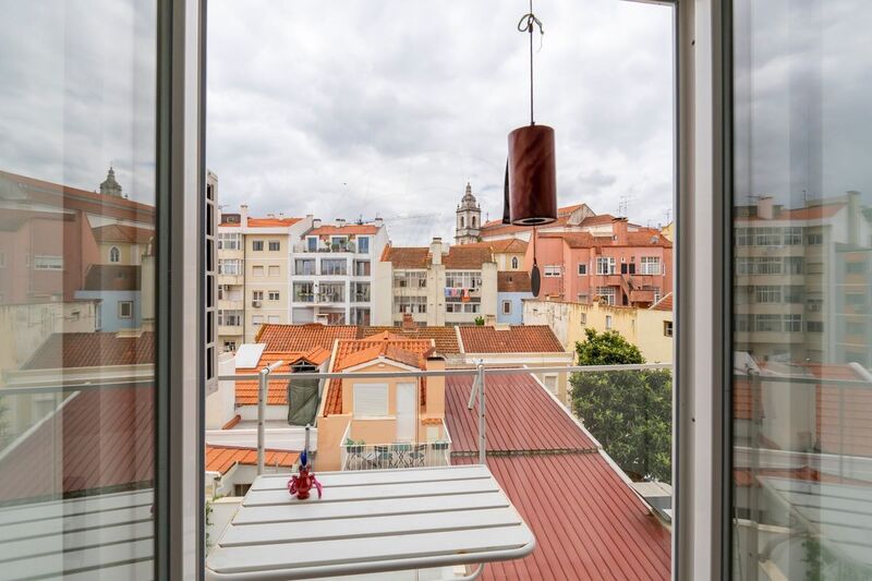 Apartment Refurbished in the center T2 Campo de Ourique Lisboa - air conditioning, garden, gardens, balcony, tiled stove