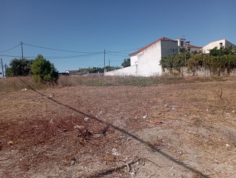 Land with 303sqm Fernão Ferro Seixal