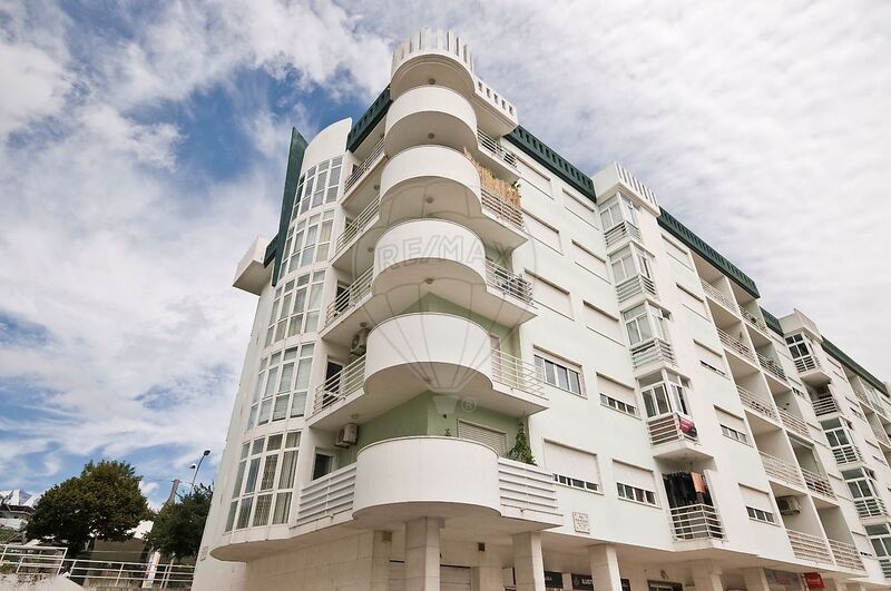 Apartment T2 Águas Livres Amadora - kitchen, balcony, store room, parking lot, air conditioning