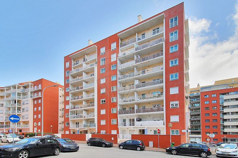 Apartment 2 bedrooms Odivelas - store room, double glazing, air conditioning, balcony