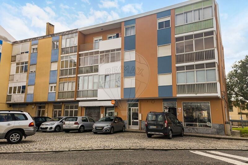 Apartment well located T3 Algueirão-Mem Martins Sintra - balcony, store room, playground