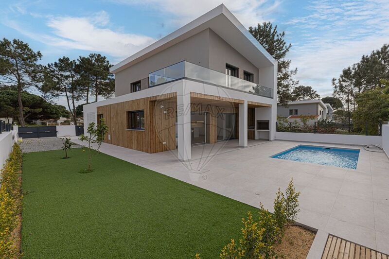 House new 4 bedrooms Castelo (Sesimbra) - air conditioning, swimming pool, balcony, garden, barbecue