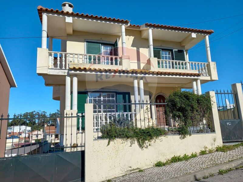 House V3 Semidetached Almada - balcony, balconies, quiet area, fireplace, garage