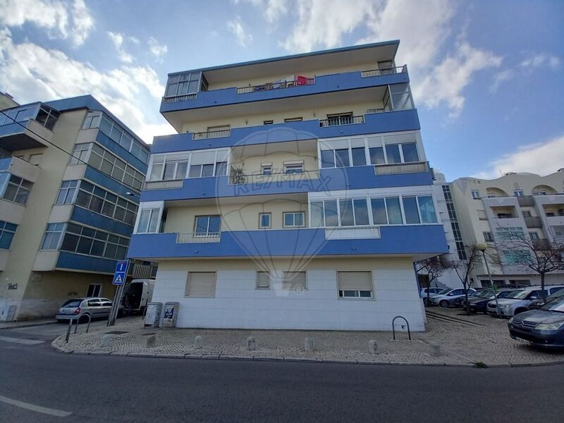 Apartamento T4 Remodelado Almada - vidros duplos, 1º andar