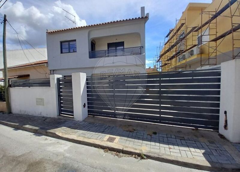 House V5 Semidetached Amora Seixal - balcony, fireplace, quiet area, equipped kitchen, balconies