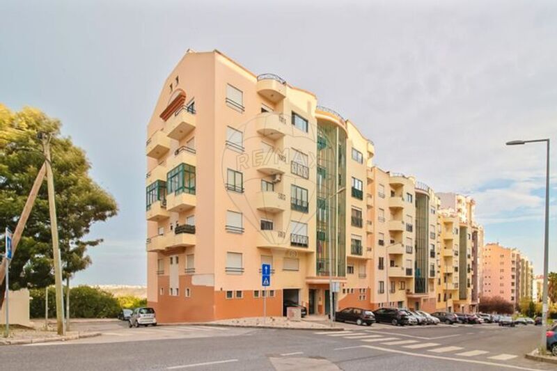 Apartment spacious T3 Odivelas - garden, garage, air conditioning, balcony, balconies, attic