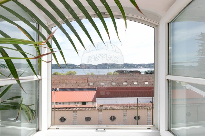 Apartment T4 Renovated Belém Lisboa - garage, air conditioning, lots of natural light, balcony