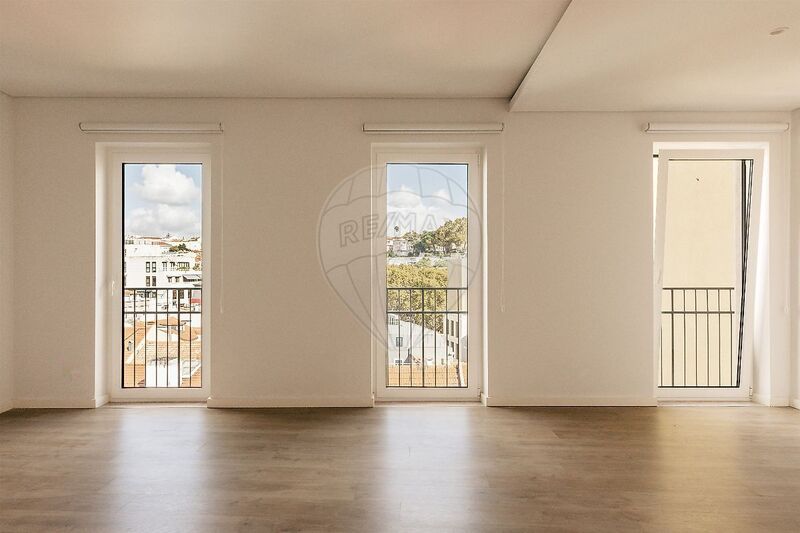 Apartment 2 bedrooms new in the center São José Lisboa - 3rd floor, great location, air conditioning