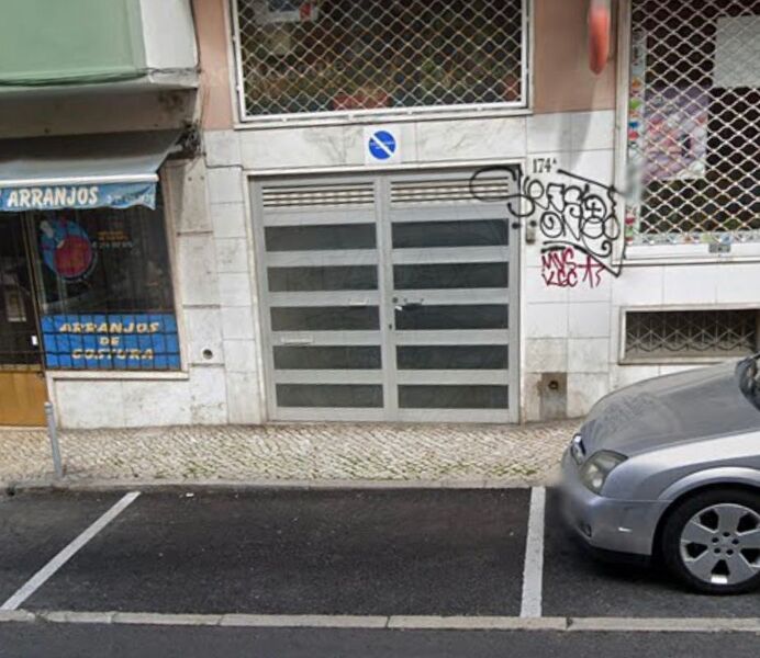 Garagem com 282m2 Queluz Sintra