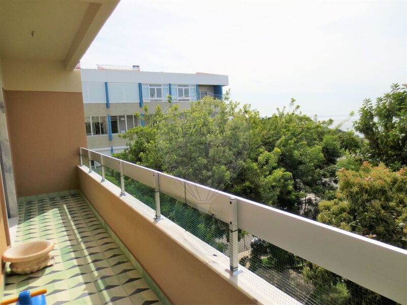 Apartment T3 Oeiras e São Julião da Barra - fireplace, balcony