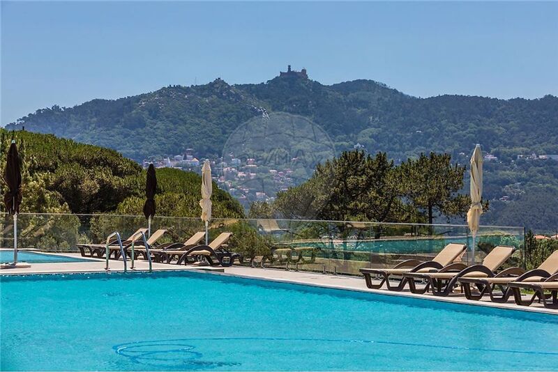 Apartment T3 Luxury São Pedro Penaferrim Sintra - swimming pool, fireplace, store room, tennis court, balcony