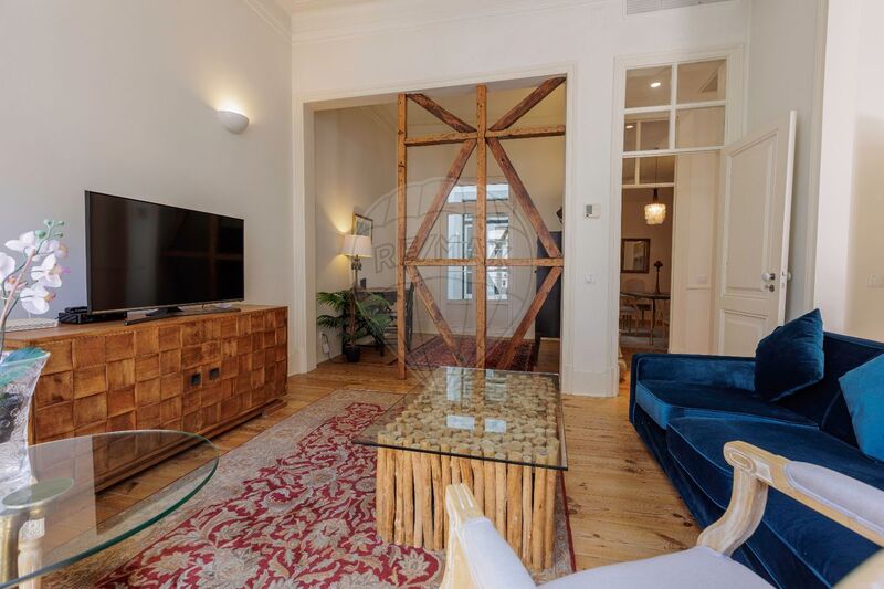 Apartment Renovated in good condition T3 Santos-o-Velho Lisboa - balcony, balconies, air conditioning, gardens, radiant floor, kitchen