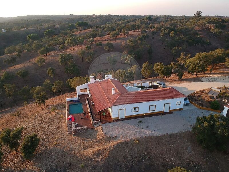 Quinta com moradia V3 São Francisco da Serra Santiago do Cacém - água, piscina, electricidade, equipada, painéis solares, furo, ar condicionado, aquecimento central, árvores de fruto