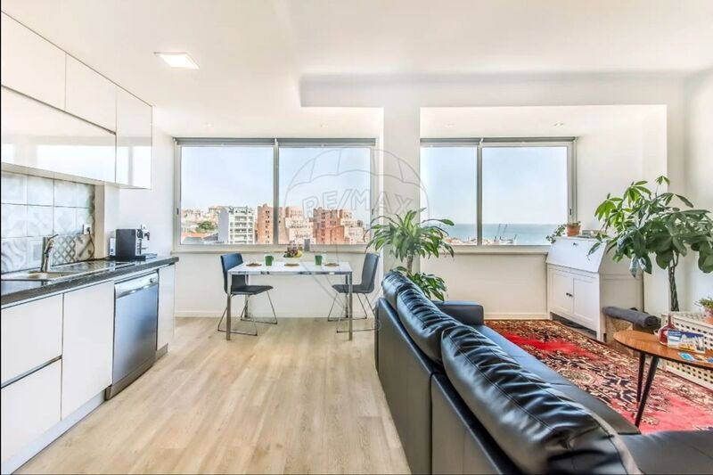 Apartamento T1 São Vicente de Fora Lisboa - 4º andar, varanda, ar condicionado, jardim