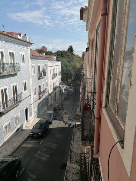 Apartment T3 Duplex in good condition Misericórdia Lisboa - gardens, great location, marquee, attic, garage