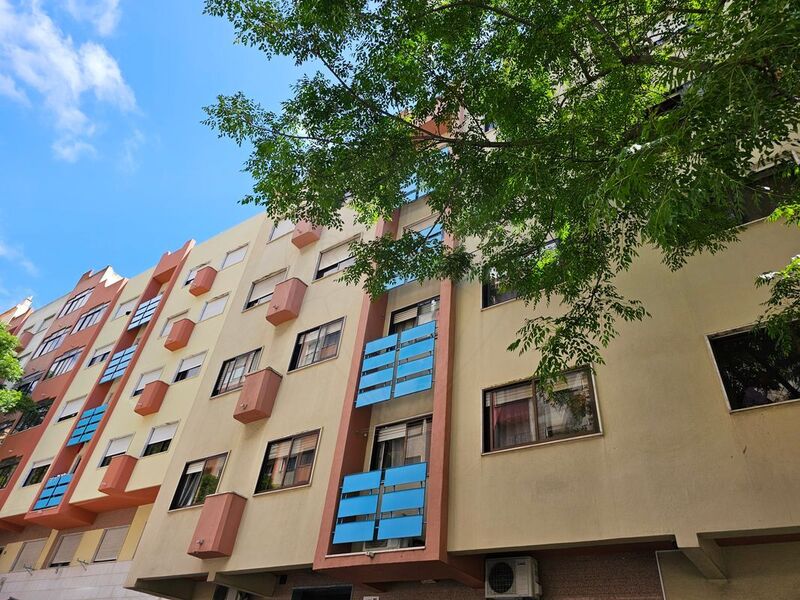 Apartment 3 bedrooms São Marcos Sintra - great location, fireplace, store room