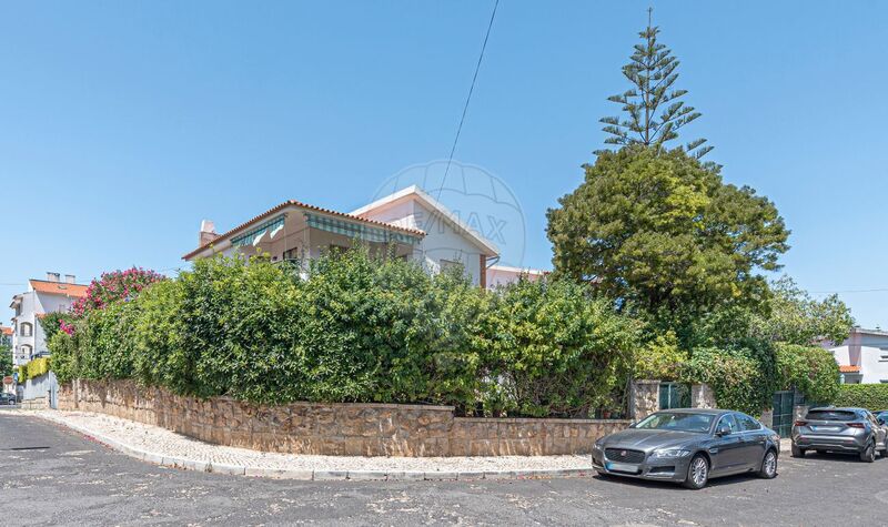 Home for remodeling V5 Cascais - garage, store room, balcony, garden, fireplace