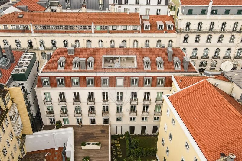 Apartment T2 Luxury Santa Maria Maior Lisboa - parking lot, air conditioning, balconies, store room, equipped, balcony