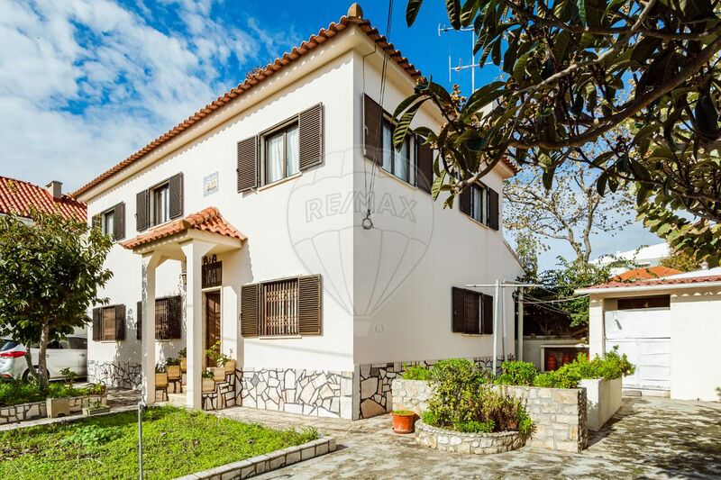 House Refurbished 5 bedrooms Cascais - swimming pool, attic, garage, garden