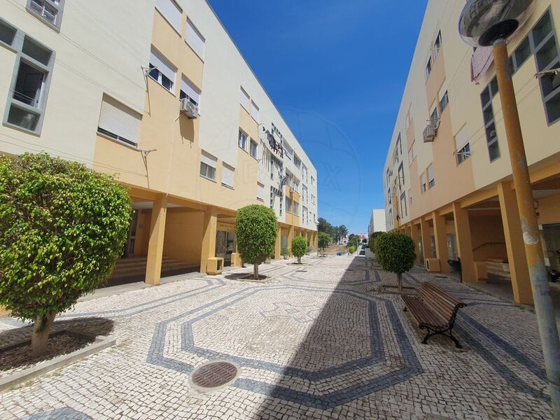 Apartment 2 bedrooms in the center Santo André Santiago do Cacém - marquee, green areas, 3rd floor, store room, kitchen, furnished