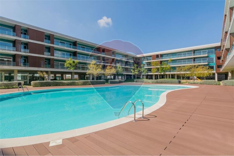 Apartment T4 Santa Maria dos Olivais Lisboa - playground, condominium, garage, gardens, swimming pool, store room