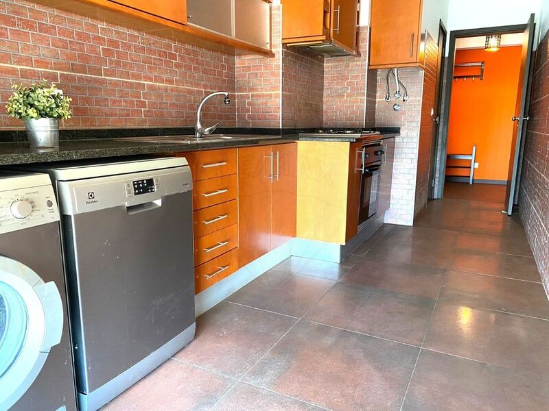 Apartamento T2 em bom estado Encosta do Sol Amadora - cozinha equipada, ar condicionado