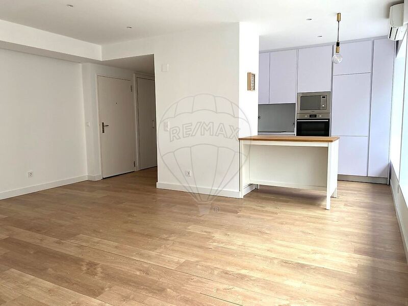 Apartment 1 bedrooms excellent condition Lumiar Lisboa - store room, garage