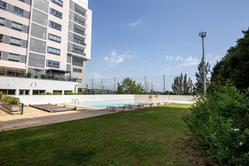 Apartment 4 bedrooms in the center Alvalade Lisboa - kitchen, air conditioning, garage, swimming pool, garden, store room, playground, gated community