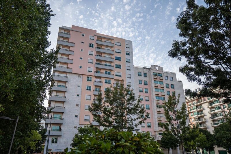 Apartamento T3 Lumiar Lisboa - aquecimento central, varanda