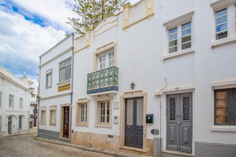 House Renovated in the center V3 Santiago Tavira - excellent location, air conditioning, terrace, fireplace