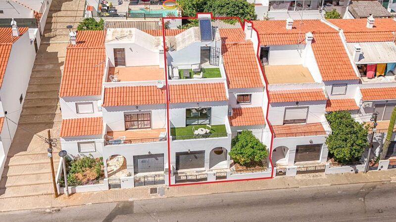 Moradia V3 Renovada Santa Maria Tavira - painel solar, ar condicionado, arrecadação, terraço, varanda, quintal, garagem