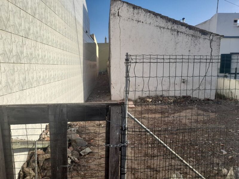 Ruine 3 bedrooms in ruins Vila Real de Santo António