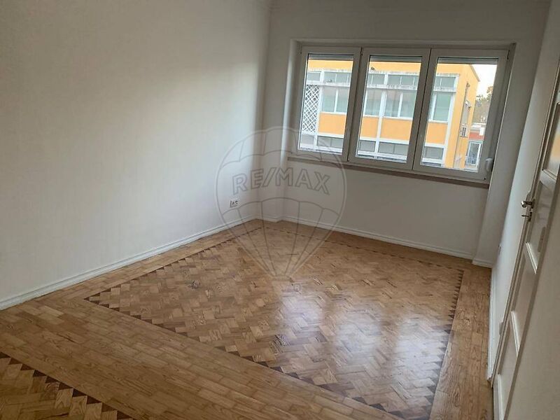 Apartamento T2 Como novo São Domingos de Benfica Lisboa