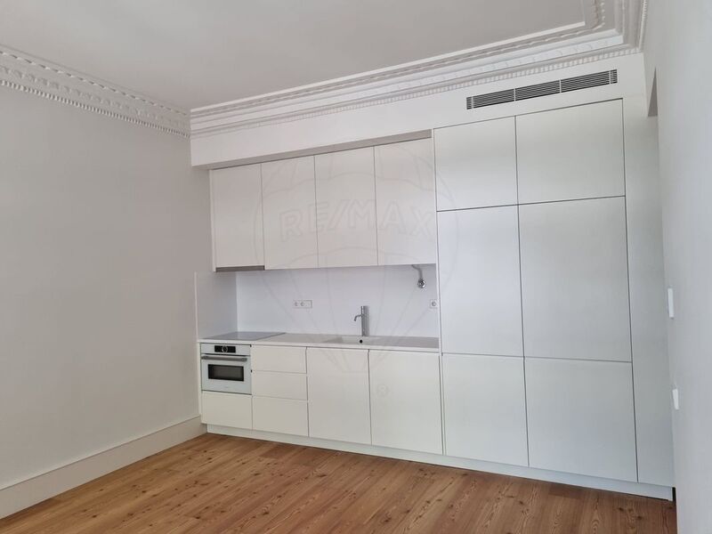 Apartamento T1 no centro Avenidas Novas Lisboa - vidros duplos