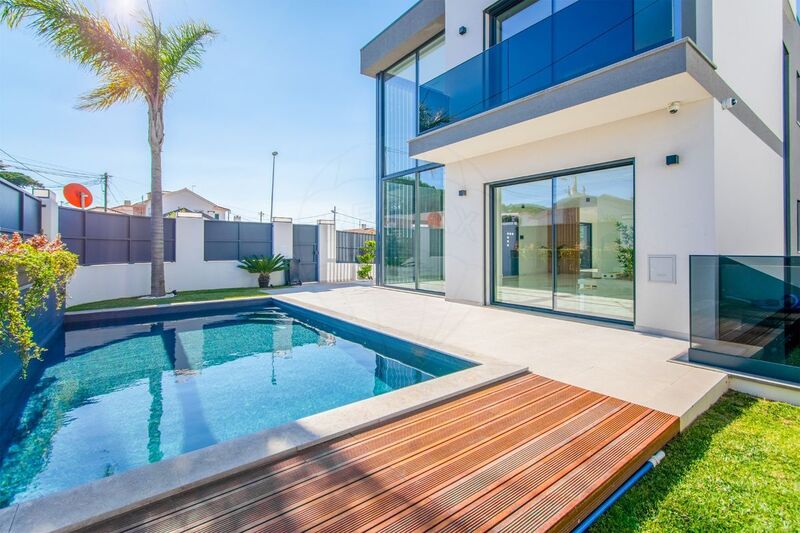 House 4 bedrooms Luxury Alcabideche Cascais - balconies, equipped, garden, swimming pool, garage, air conditioning, balcony