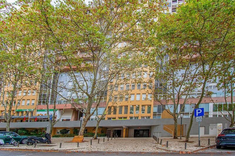 Apartment Modern T3 Lumiar Lisboa - balcony, fireplace, swimming pool, store room, equipped, garage, marquee