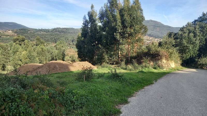 Land uusi with 1120sqm Monção