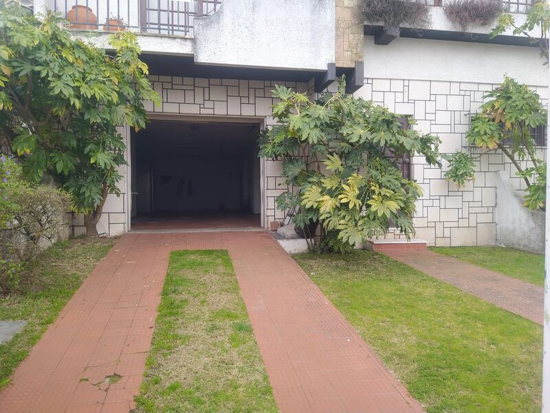 жилой дом V4 Braga - сад, чердак, гараж, барбекю