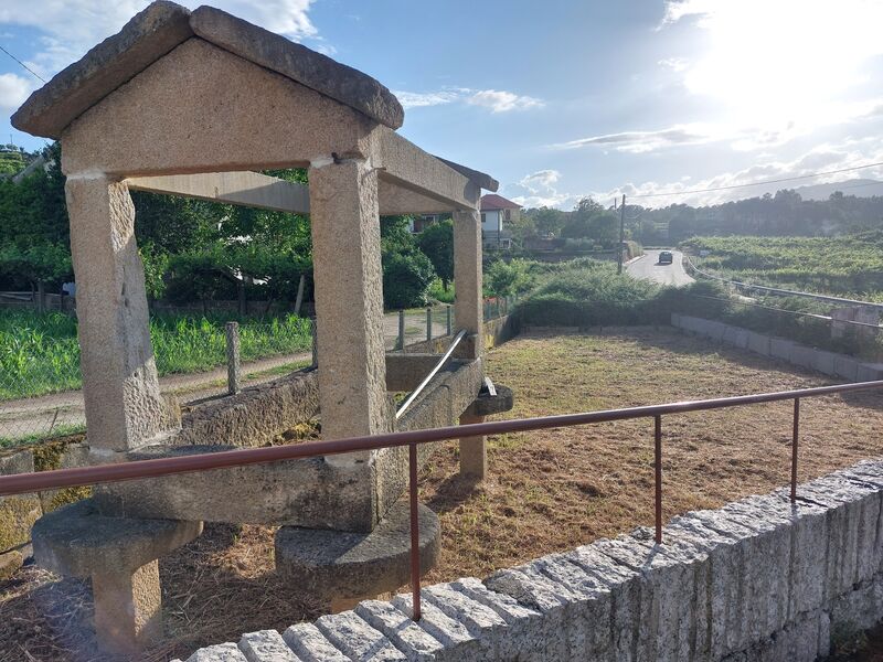 Terreno novo com 180m2 Melgaço