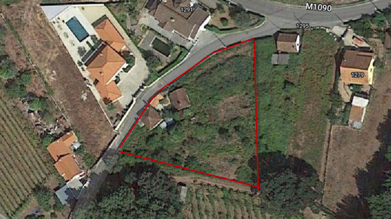 Land with 1800sqm Monção