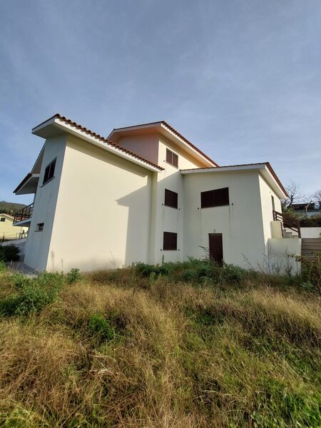 House 5 bedrooms new Vila Nova de Cerveira - central heating, garage, fireplace, swimming pool