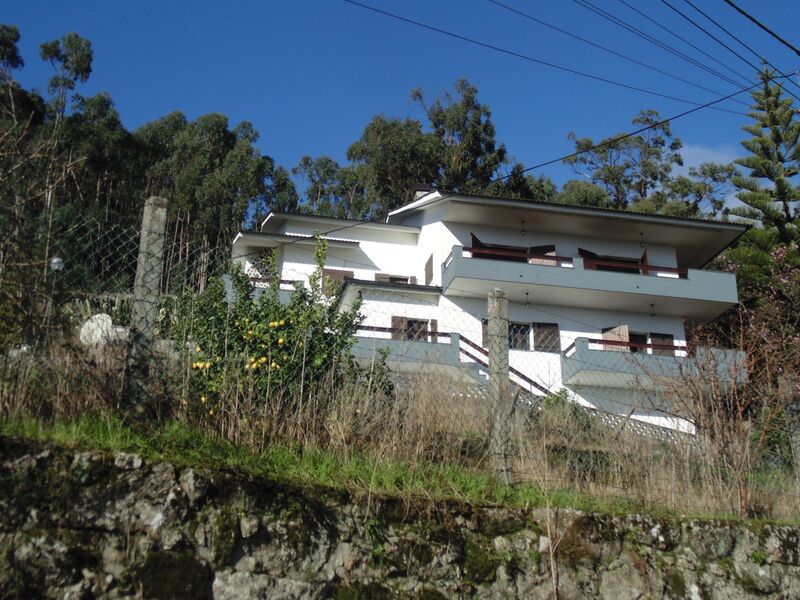 House V5 Viana do Castelo - central heating, fireplace, garage, equipped kitchen, swimming pool