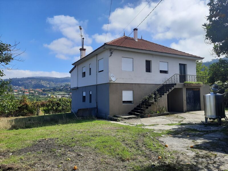 House V4 São Paio Melgaço - central heating, garage