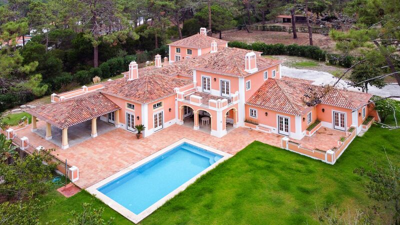 House Isolated in good condition 7 bedrooms Mucifal Colares Sintra - garage, swimming pool